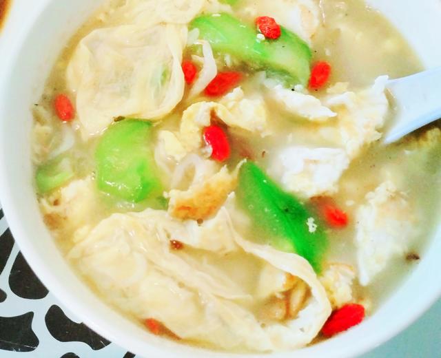 鸡蛋腐皮虾皮丝瓜汤的做法