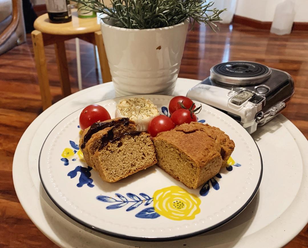 花生酱酸奶全麦磅蛋糕（无需额外用油）