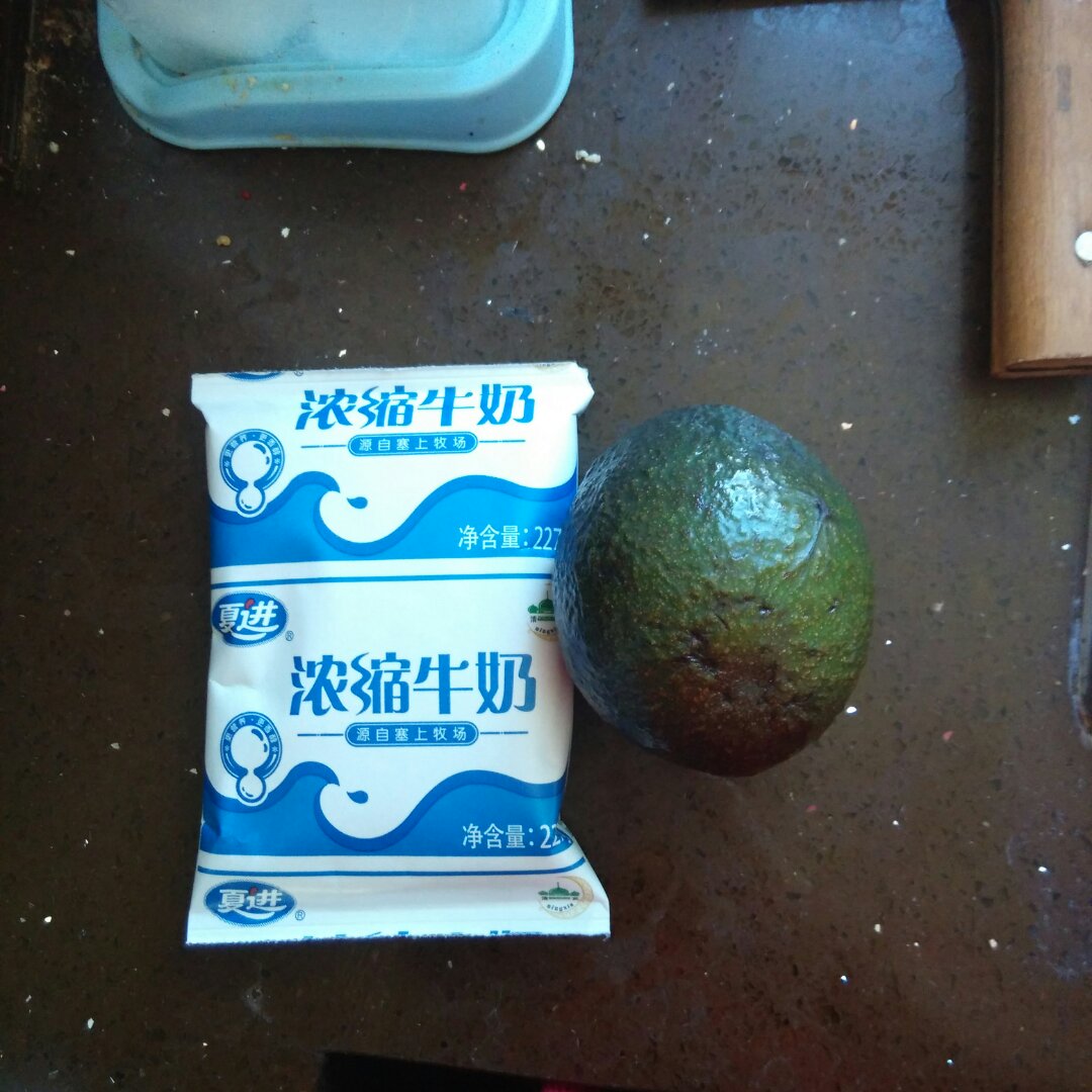 辅食记：牛油果泥