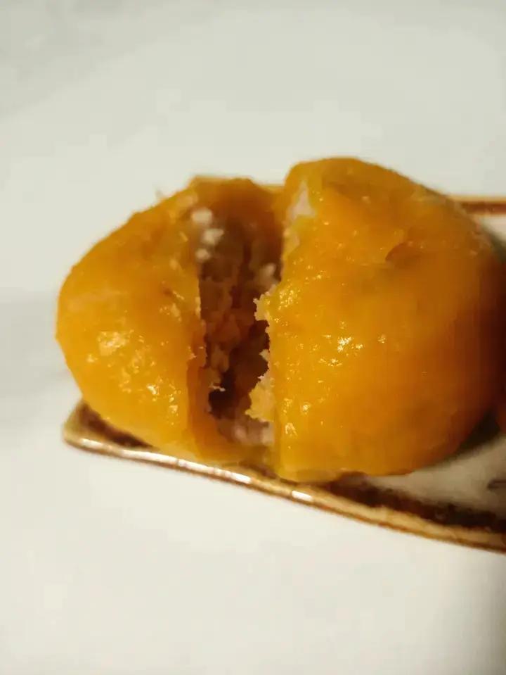 芋泥咸蛋黄馅的南瓜饼