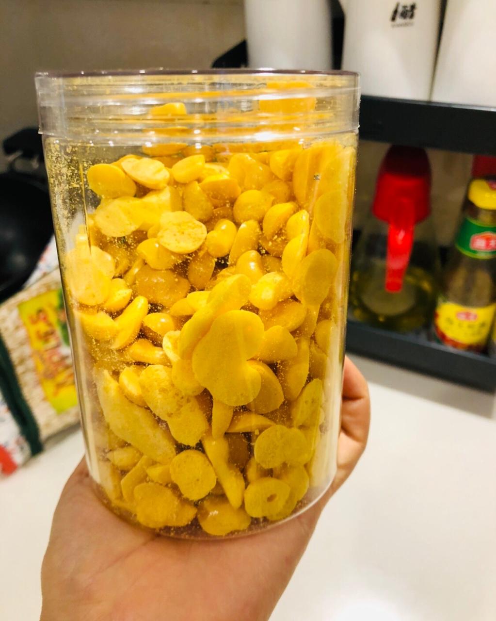 入口即化的无添加蛋黄溶豆