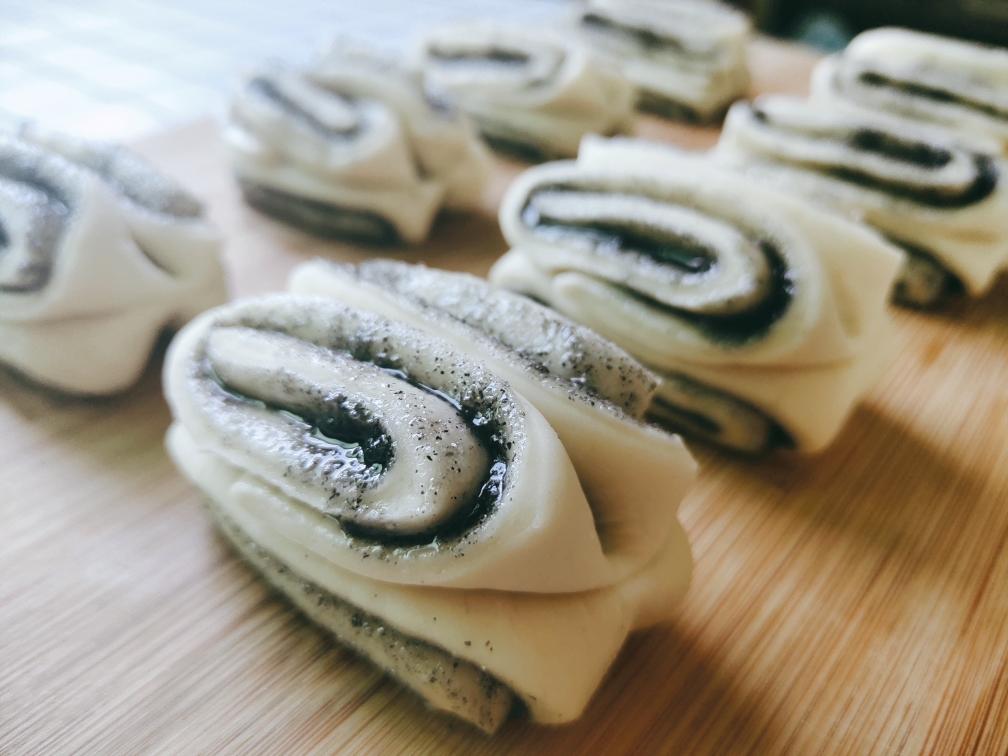 芝麻糖卷的做法