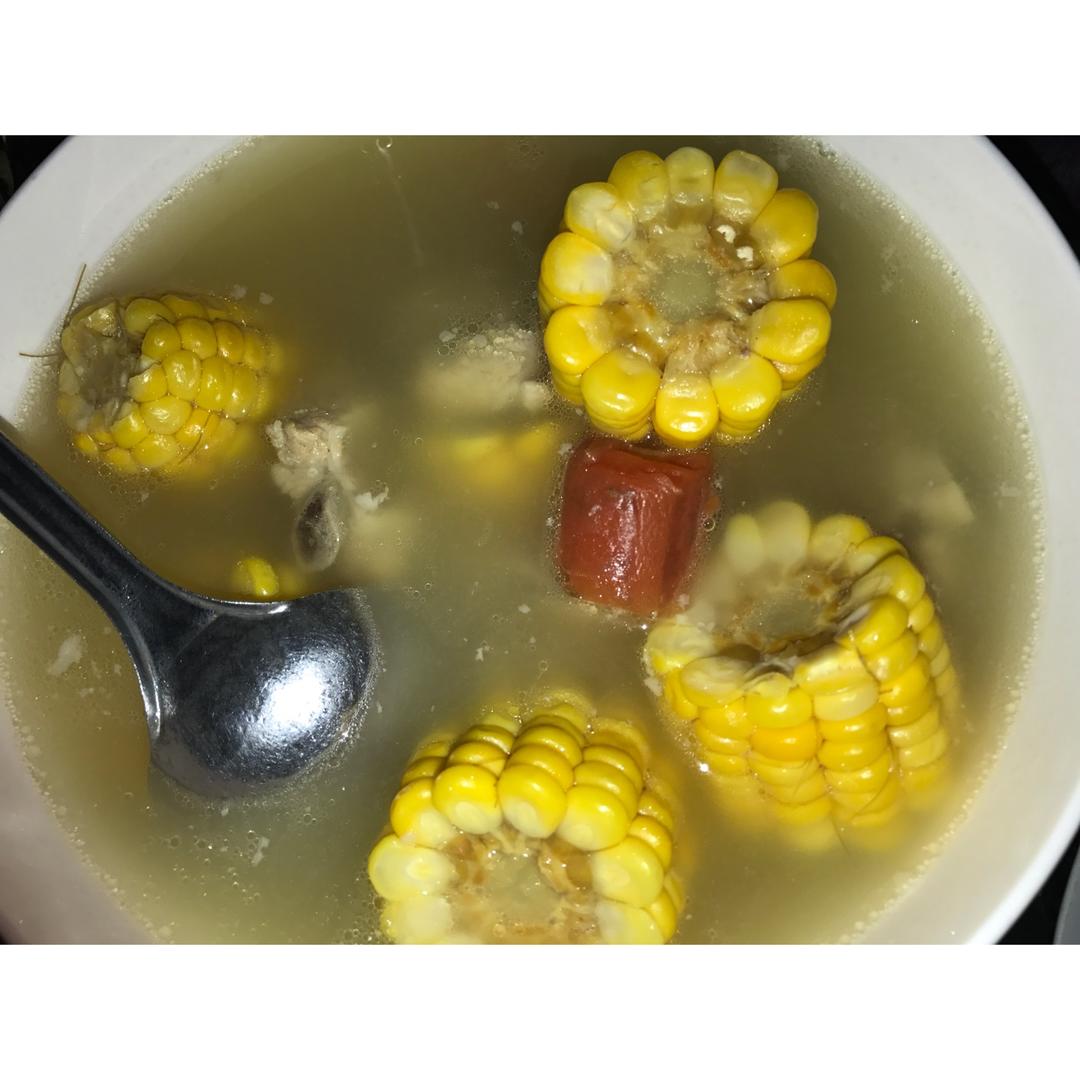 胡萝卜玉米排骨汤