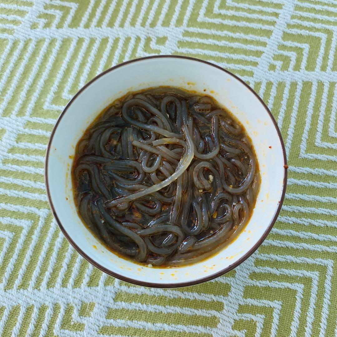 好吃到飞起的自制（酸辣粉）