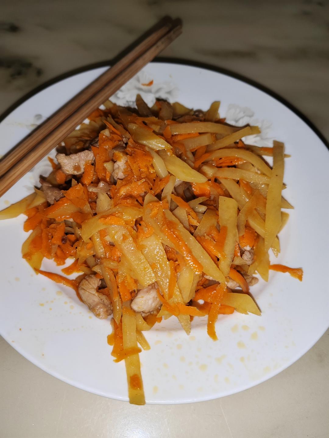 今日菜谱：土豆肉丝