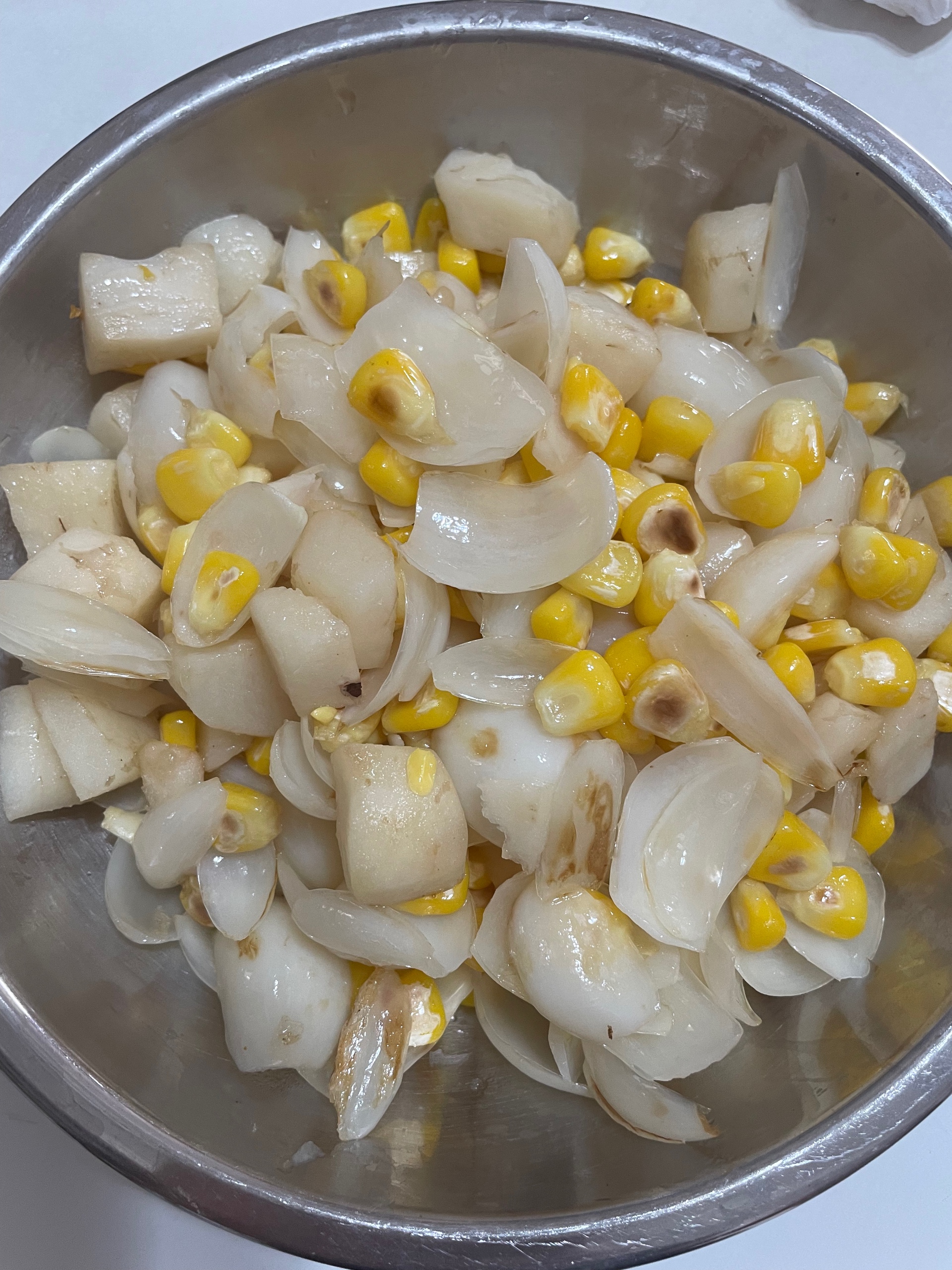 玉米、马蹄炒百合的做法