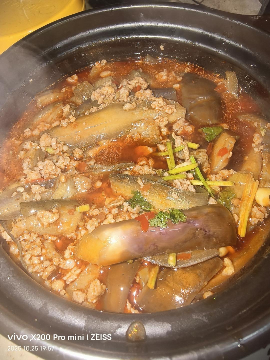 不用油炸超省油的鱼香肉末茄子煲