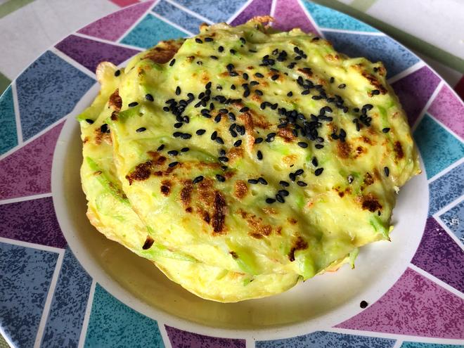 鸡蛋茭瓜虾皮饼的做法