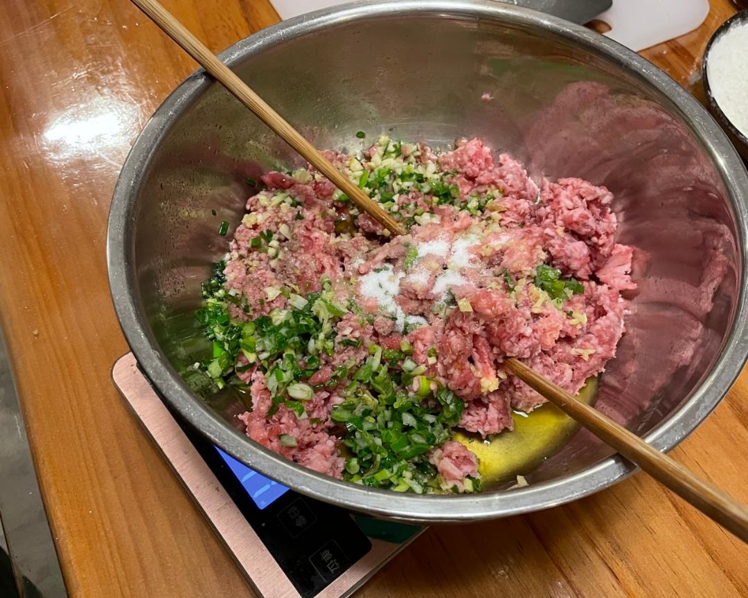 冬天必做美食-萝卜羊肉馅饺子的做法 步骤5