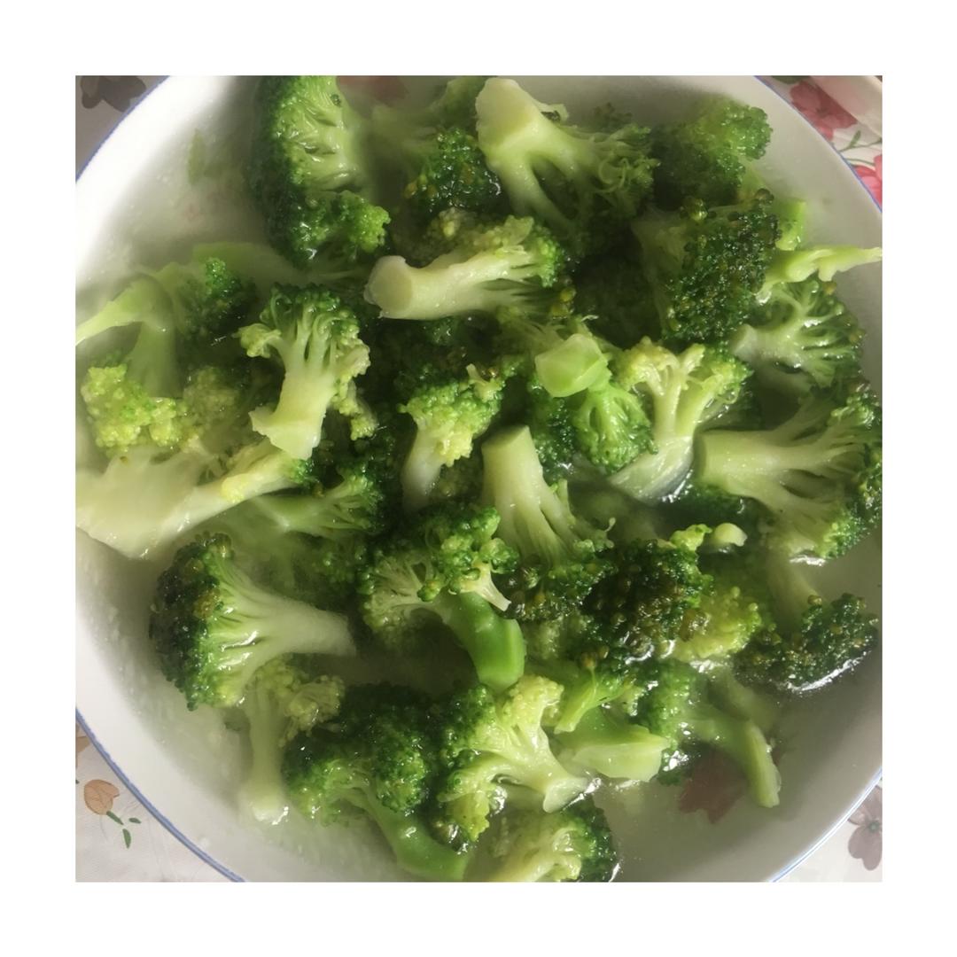 入味的水煮西兰花