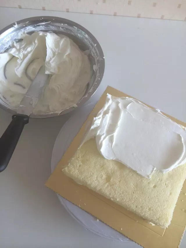 海绵宝宝奶油蛋糕的做法 步骤1