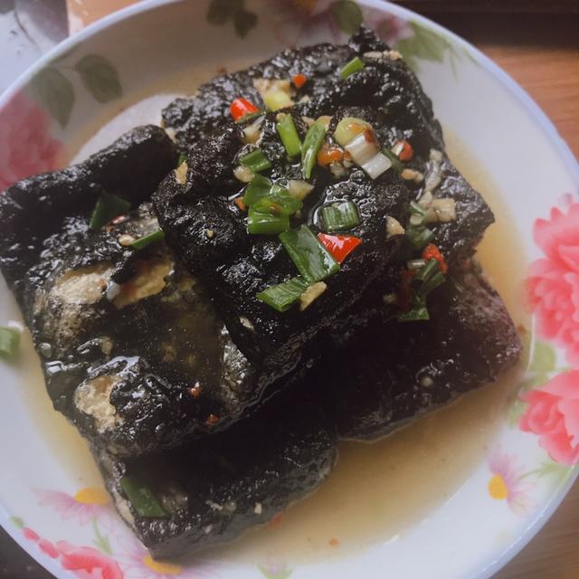 湖南长沙特色小零食~臭豆腐