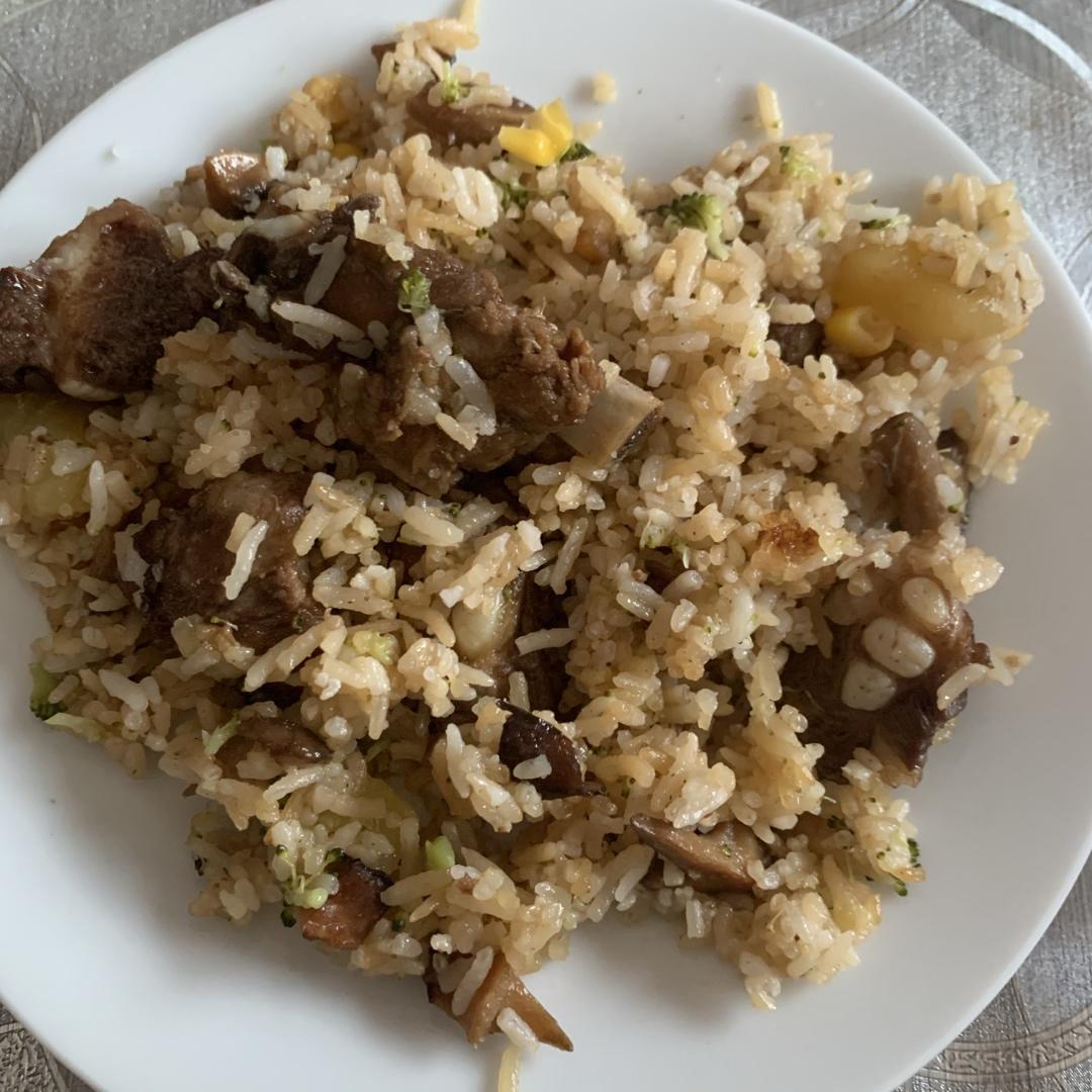 喷香排骨焖饭（爆好吃）