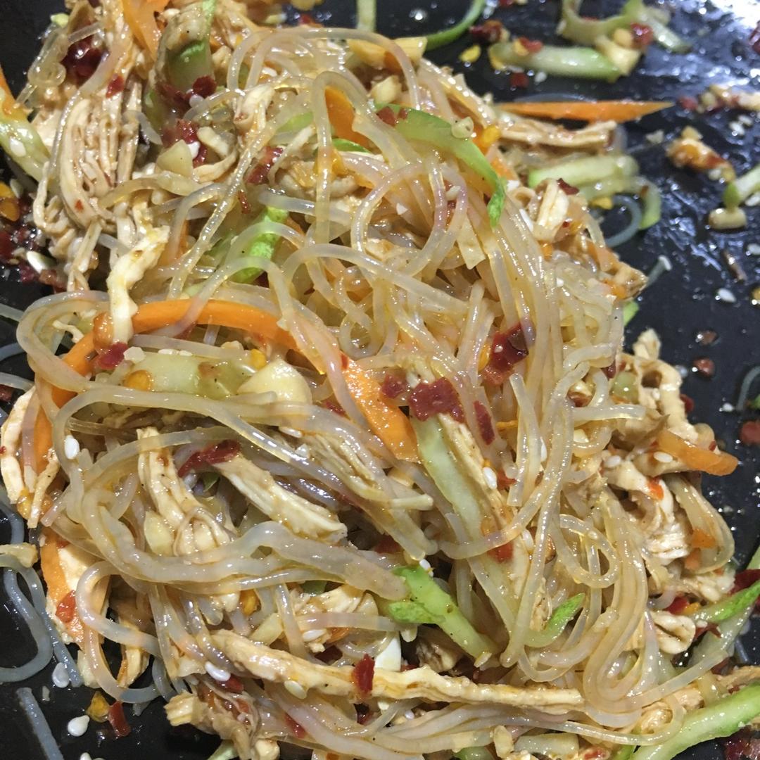 【椒麻鸡丝凉面】