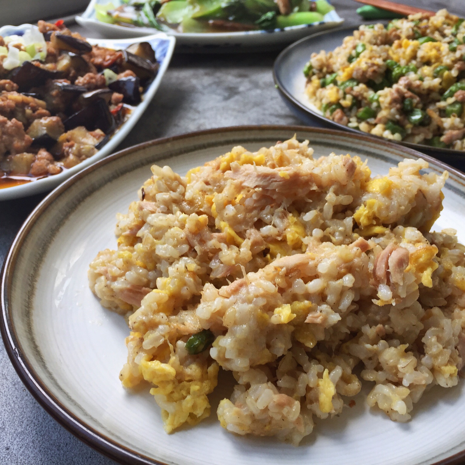 糙米金枪鱼蛋炒饭