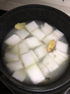 夏日必备降燥汤品−冬瓜炝肉片汤的做法 步骤5