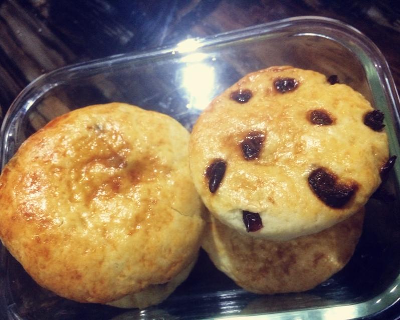 【视频】3分钟 奶油司康Scone(可能是世界上最快手的司康) 消耗淡奶油～