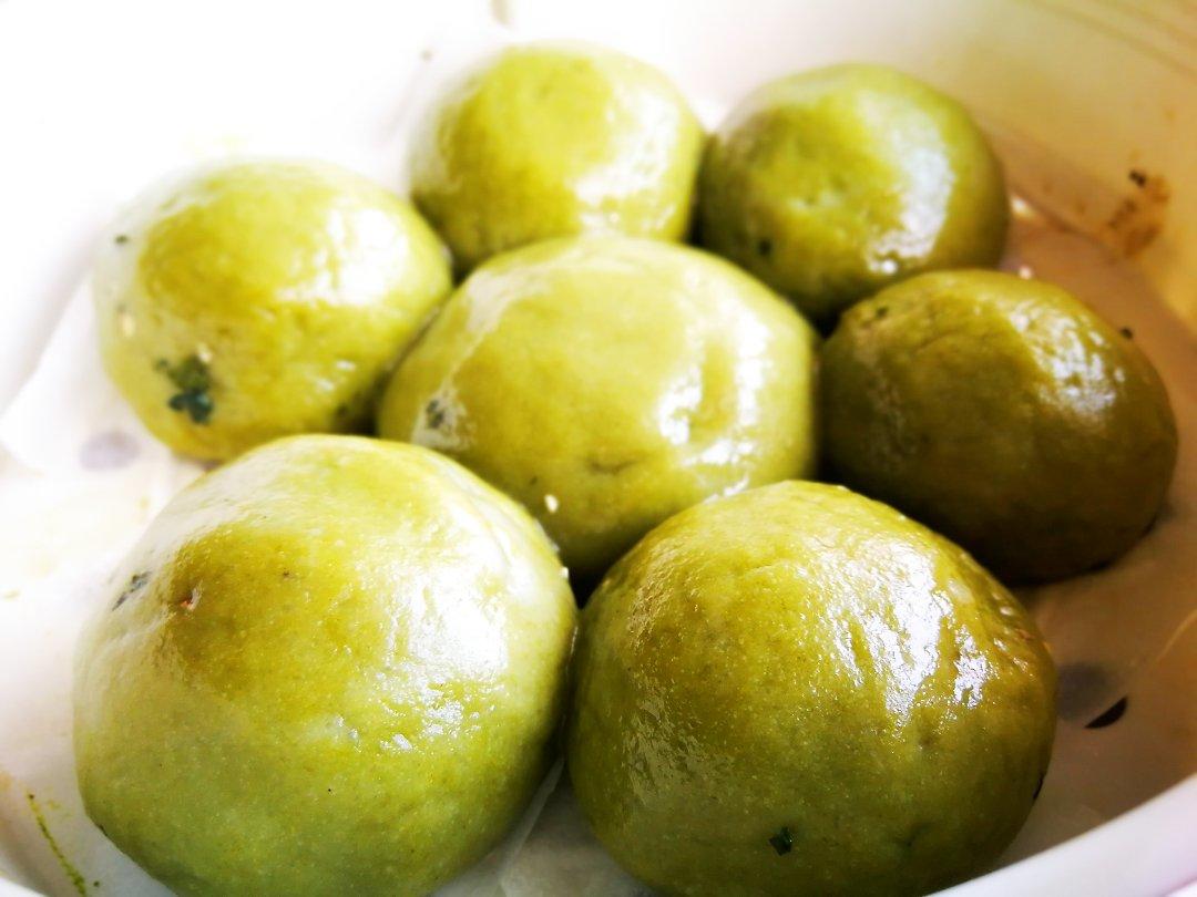 清明时节的马兰头青团