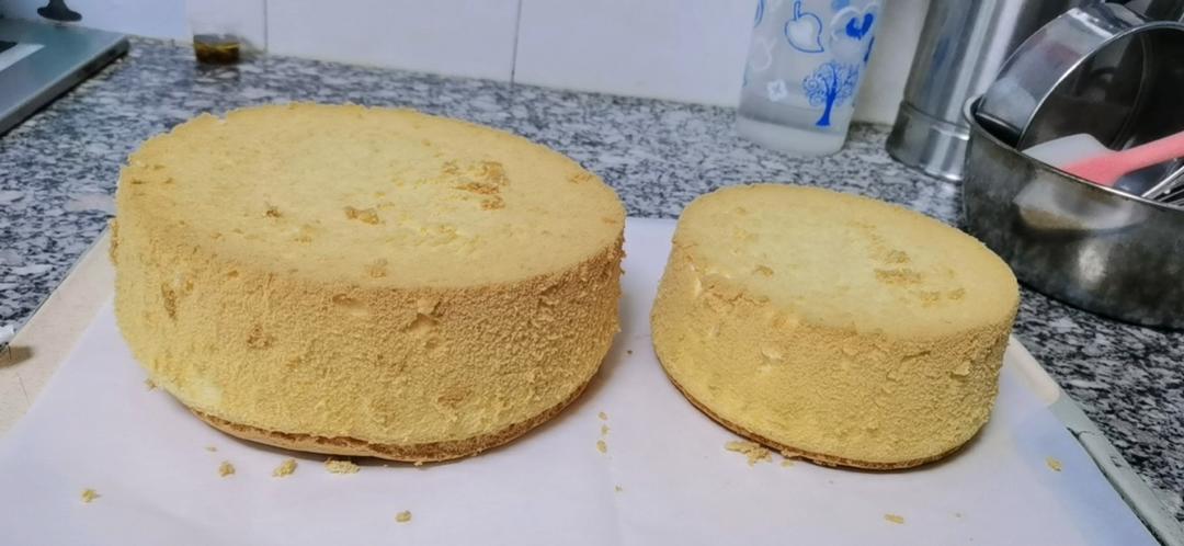 6寸基础版戚风蛋糕胚（附上我做的黄金果生日蛋糕）