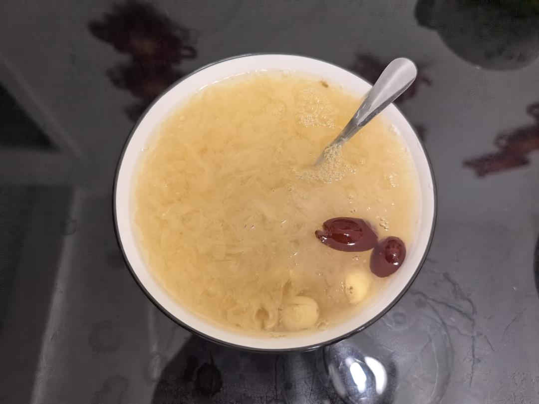0失败的快速出胶银耳红枣汤（超详细）