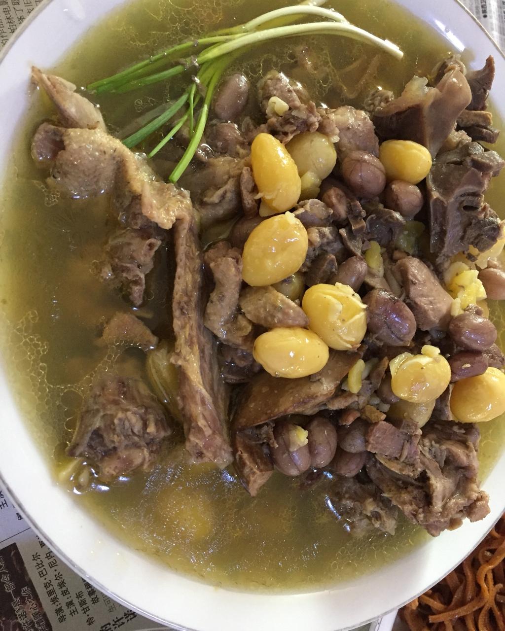 松花糖做的老鸭白果汤