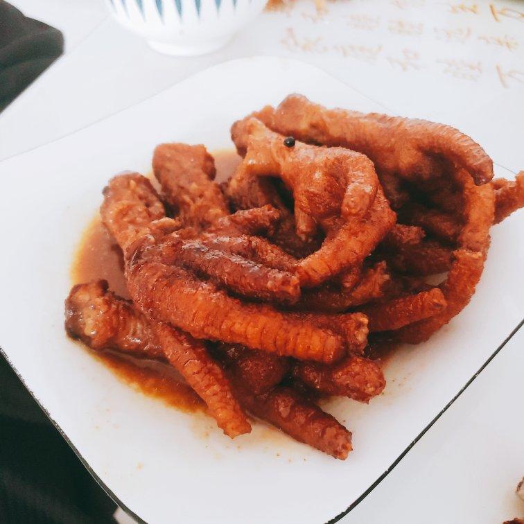 “顶着锅盖”做的虎皮凤爪