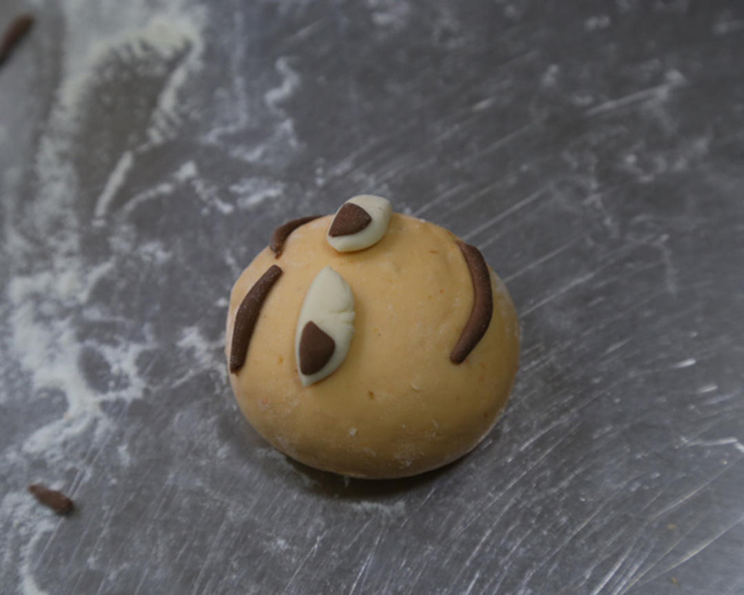 emoji表情馒头的做法 步骤6