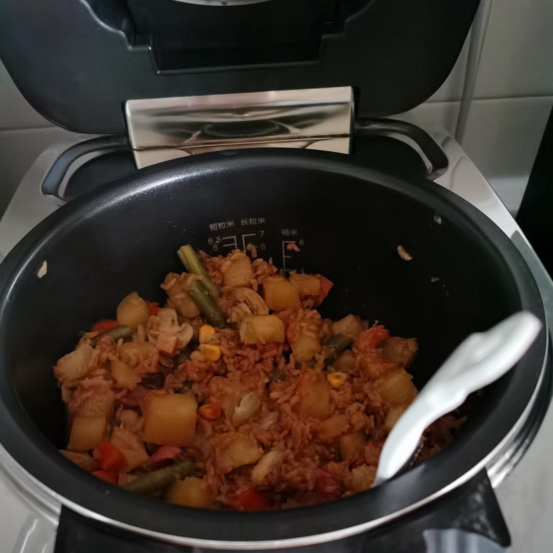 懒人版香肠土豆焖饭