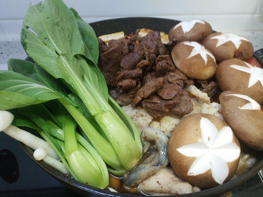 寿喜烧（日式牛肉火锅）