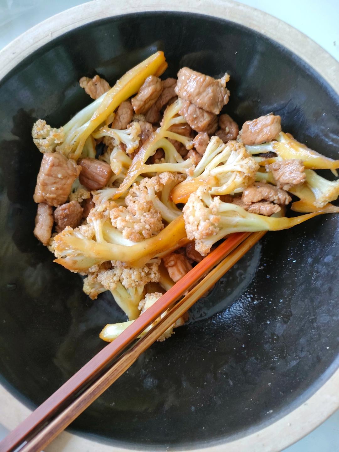 简单的花菜炒肉