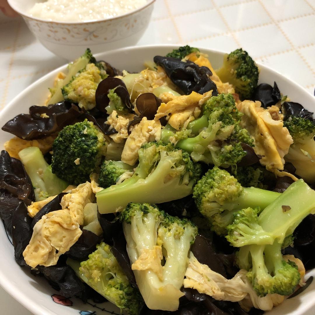 蚝油西兰花木耳
