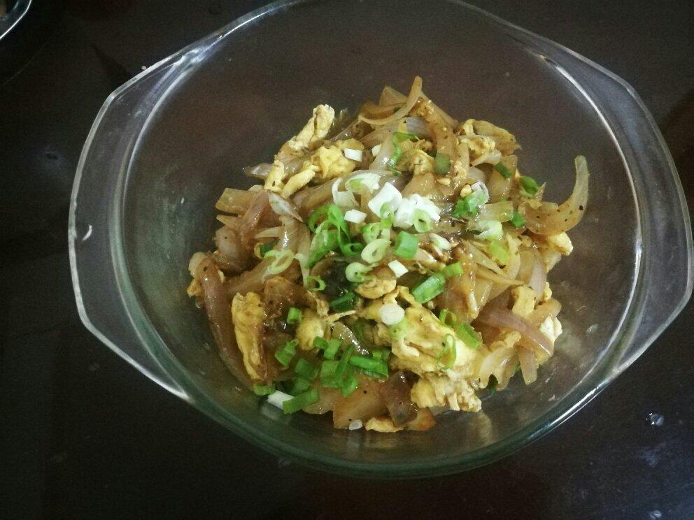 洋葱金针菇炒鸡蛋
