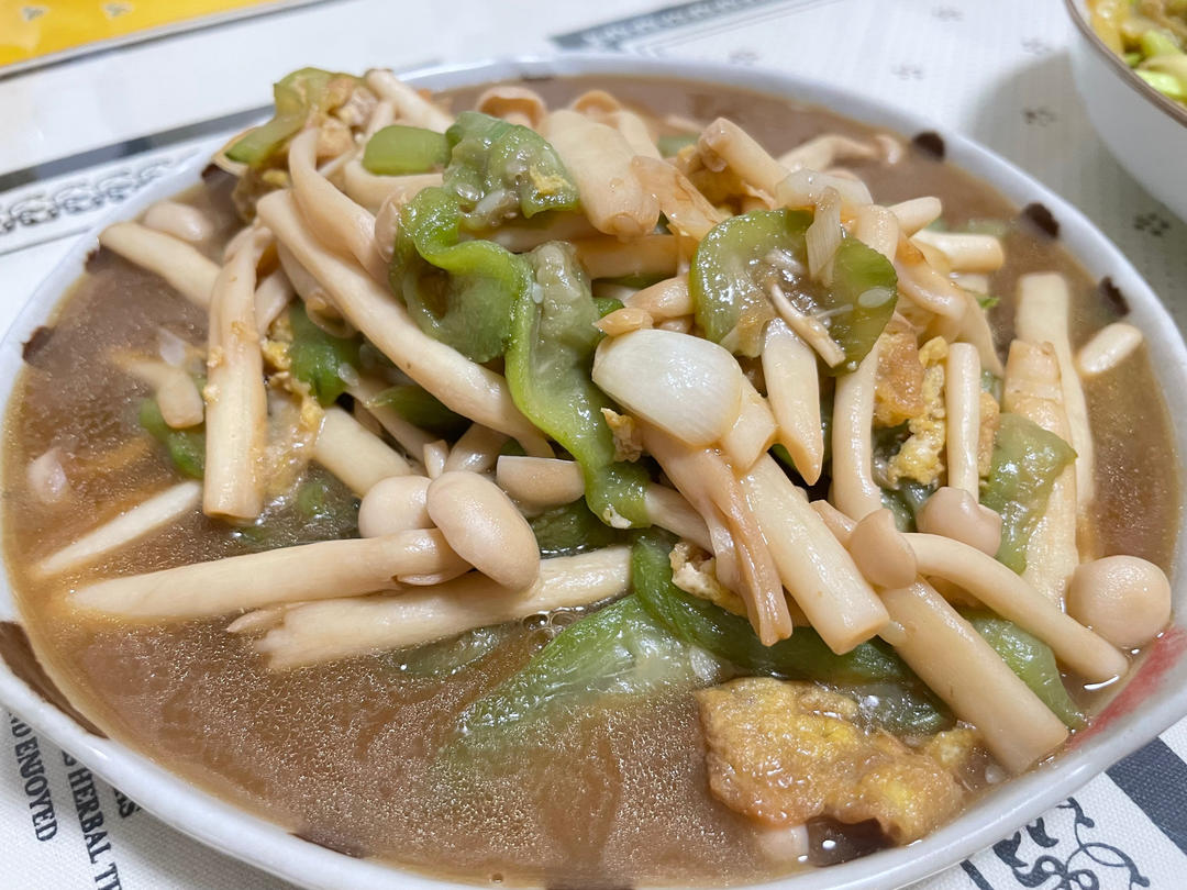 丝瓜炒海鲜菇