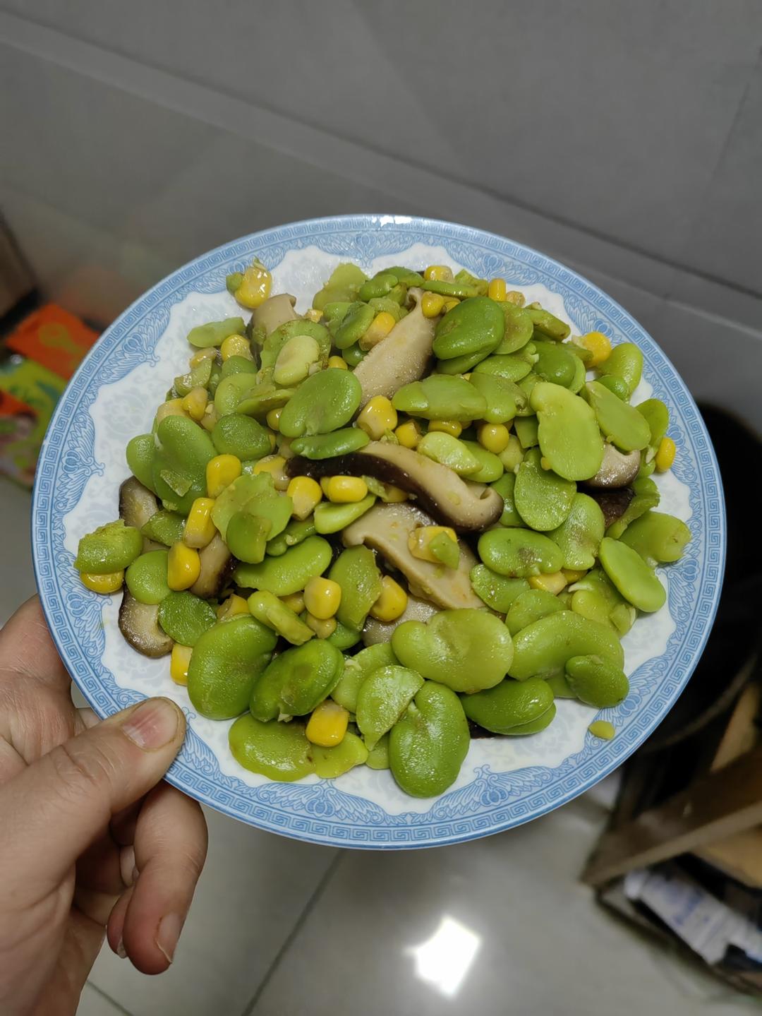 蚕豆香菇炒肉沫 连吃三碗不过瘾！