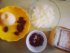 银耳莲子红枣汤的做法 步骤1
