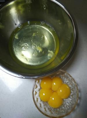后蛋法戚风，让你的蛋黄糊更加细腻的做法 步骤2