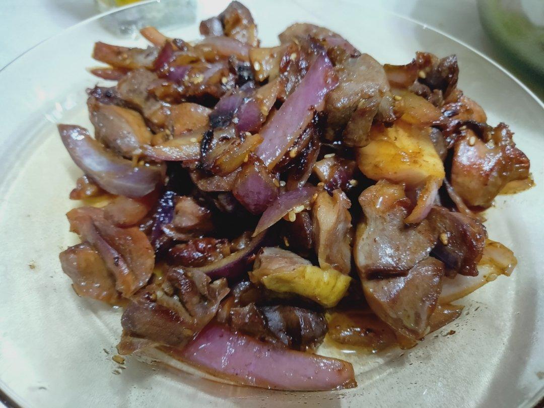 王乐了做的孜然洋葱炒鸡胗
