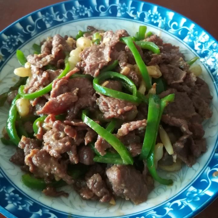 孜然牛肉炒青椒
