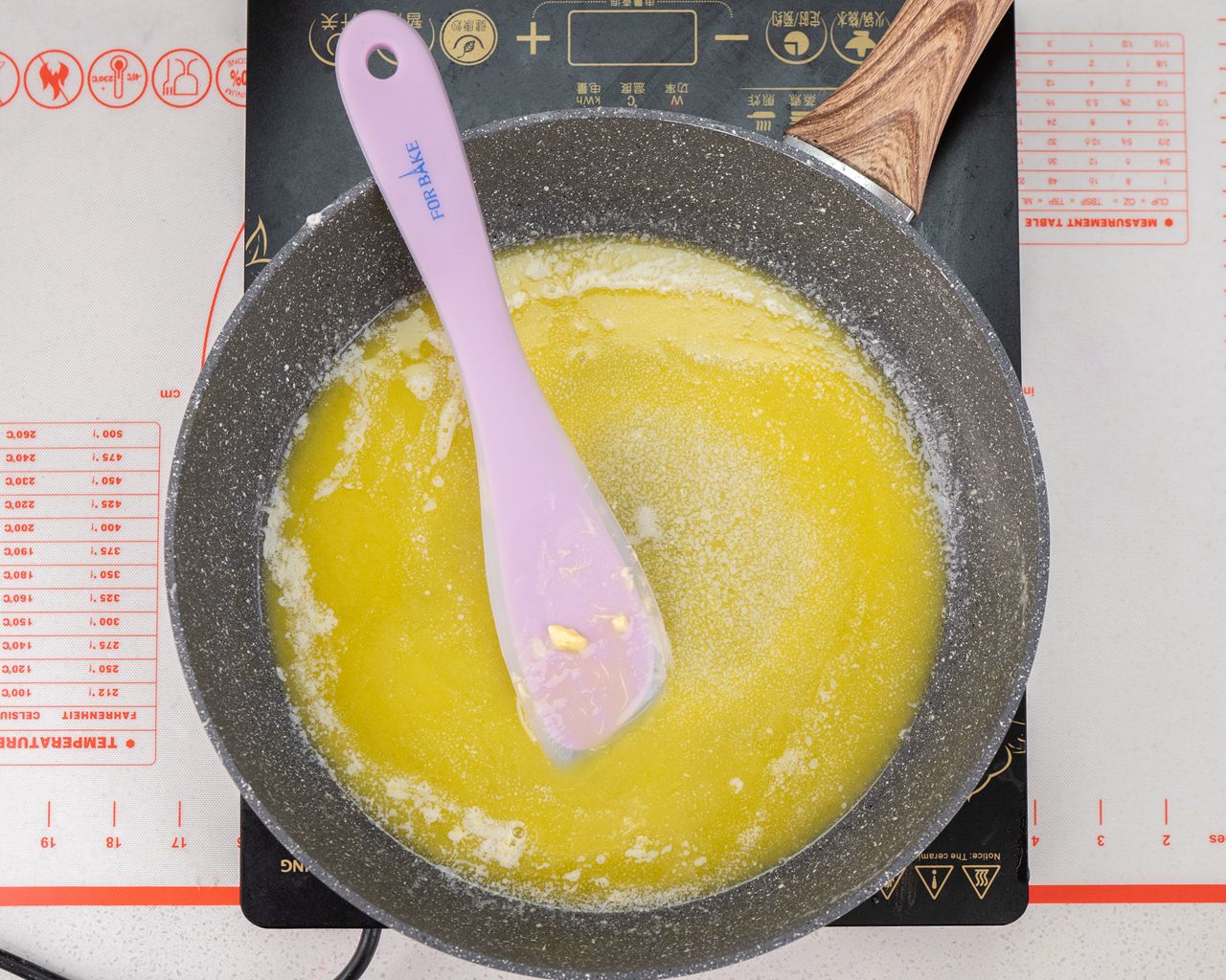 咸蛋黄肉松雪花酥的做法 步骤2
