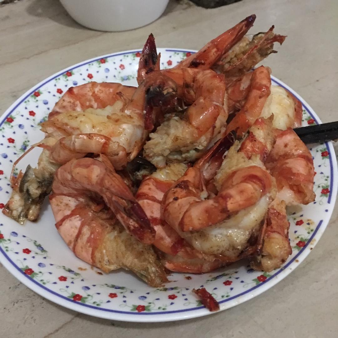 牛油煎超巨大黑虎虾