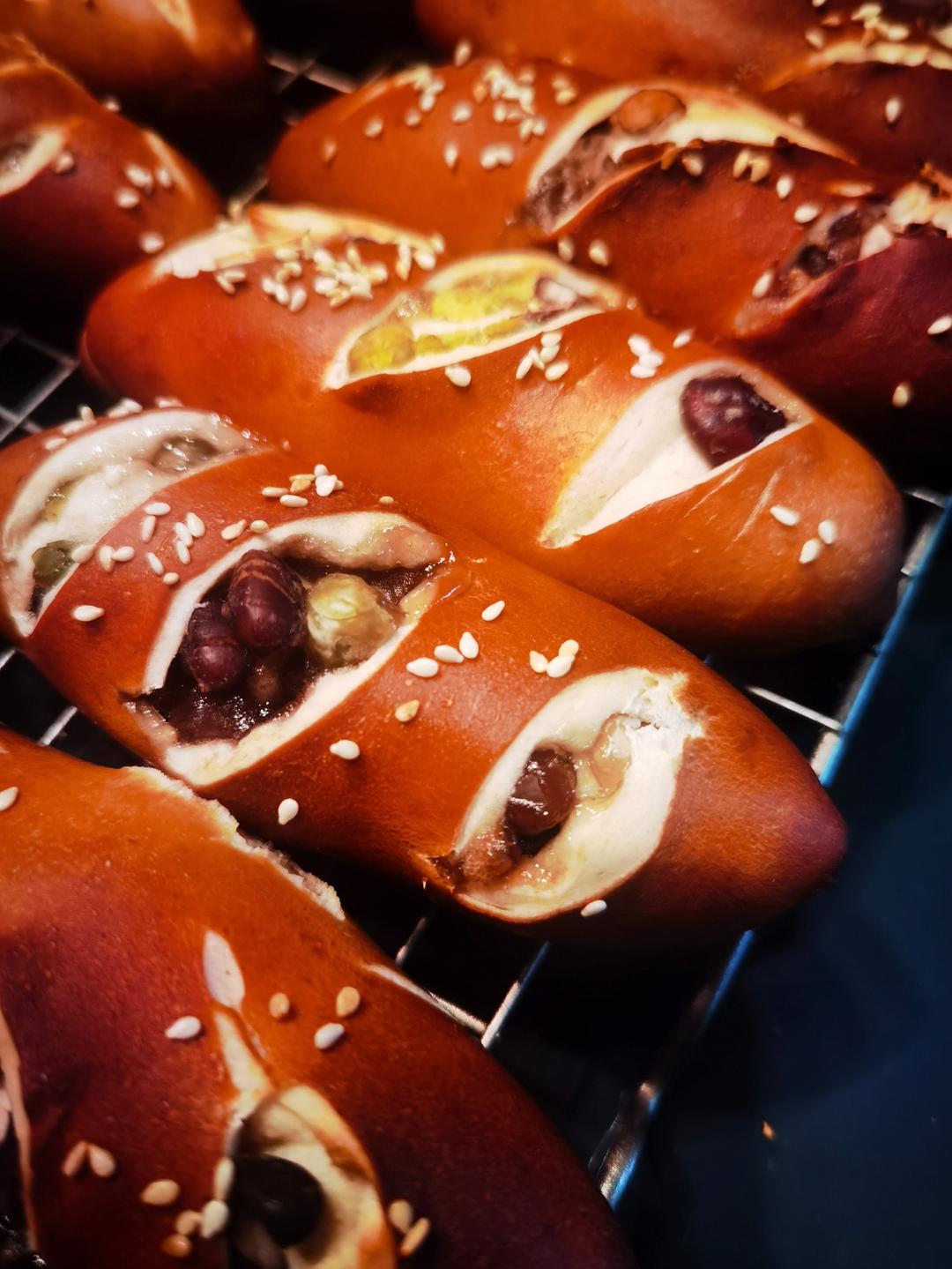 芝士肉松/蜜豆全麦碱水棒🥨