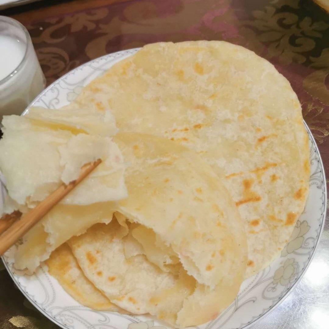 为什么自己烙的家常饼会发硬，跟我学这个好吃的烙饼方法吧！