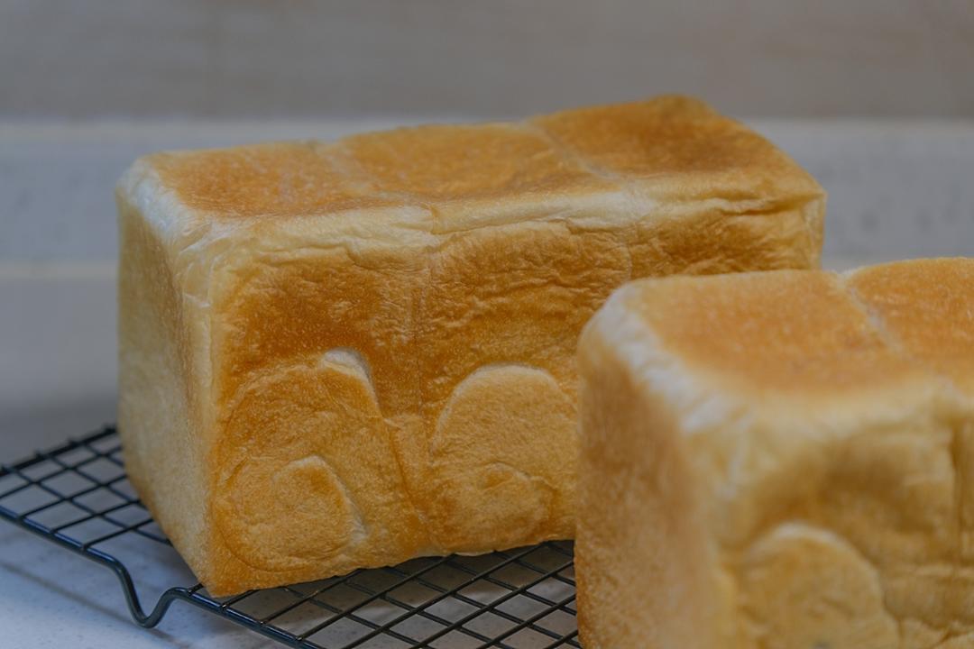 烫种方型白吐司—《银座顶级吐司》｜废话一箩筐的经验分享｜美瑛吐司/PullmanBread