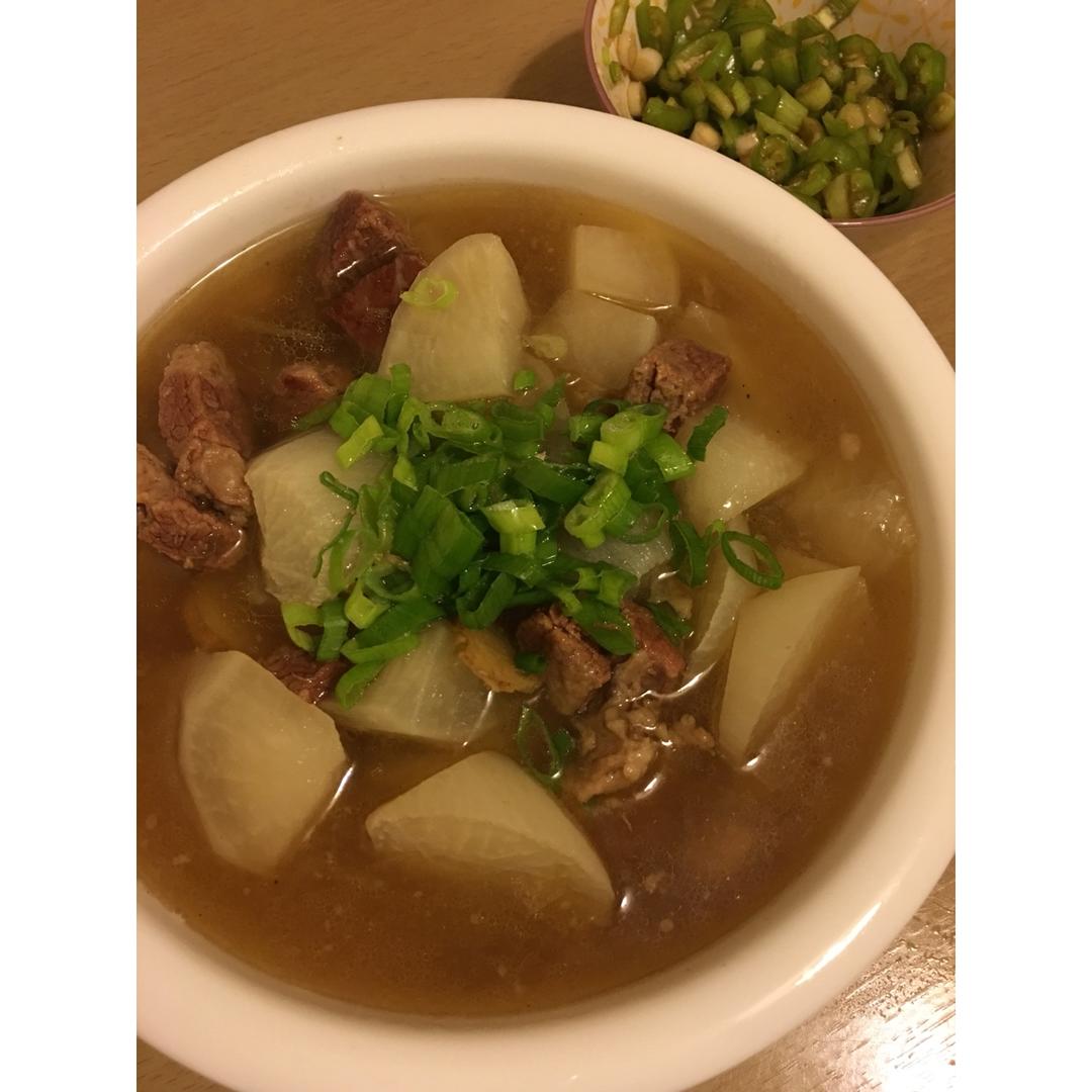 牛肉炖萝卜