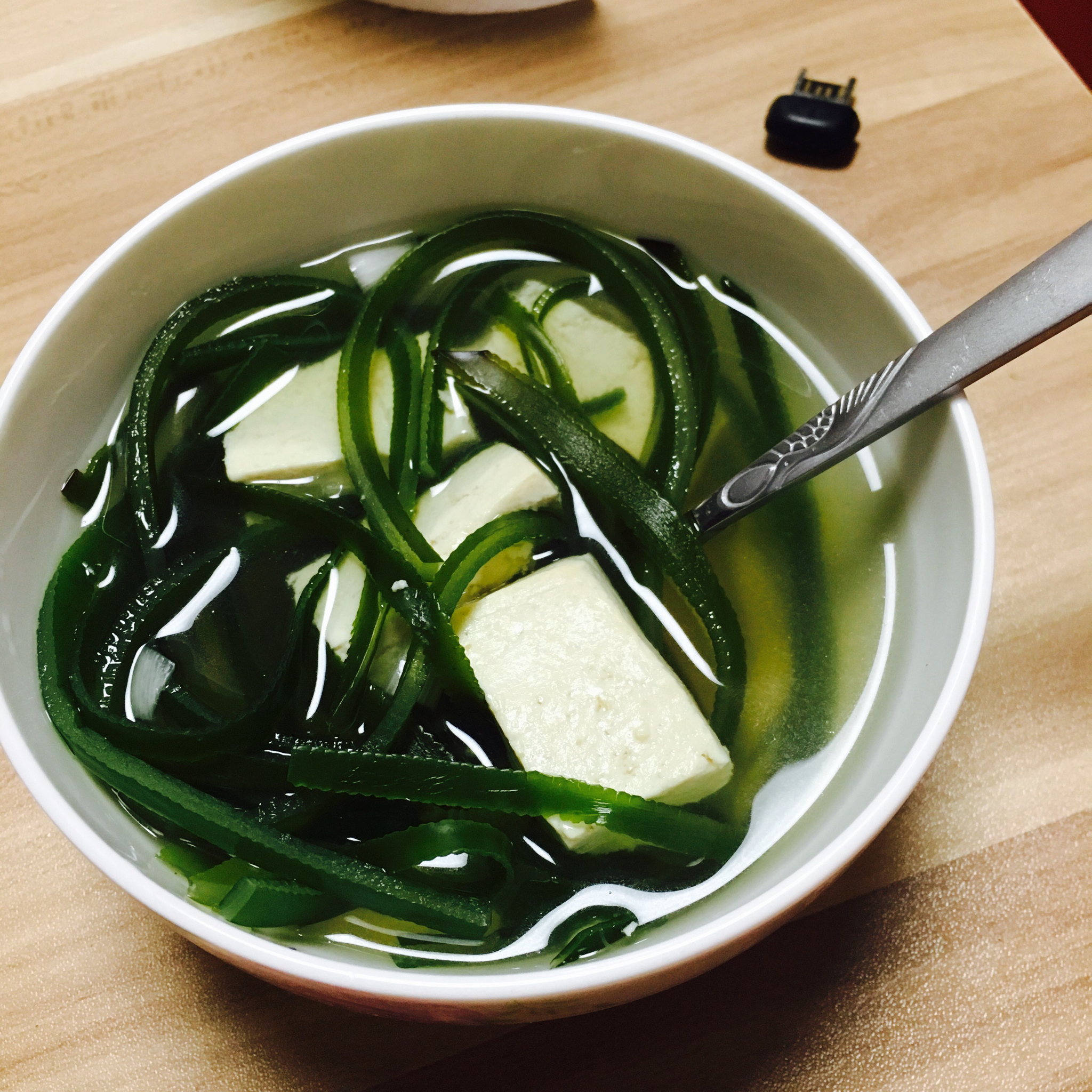 沫沫mm做的海带豆腐汤