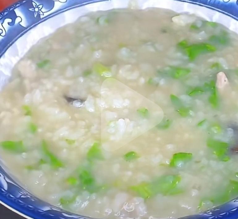 【皮蛋瘦肉粥和蔬菜粥，海鲜粥及各种粥 红豆栗子百合莲子粥 五红粥 鲜虾砂锅粥 银耳绿豆粥的做法步骤图】宜林ld_下厨房
