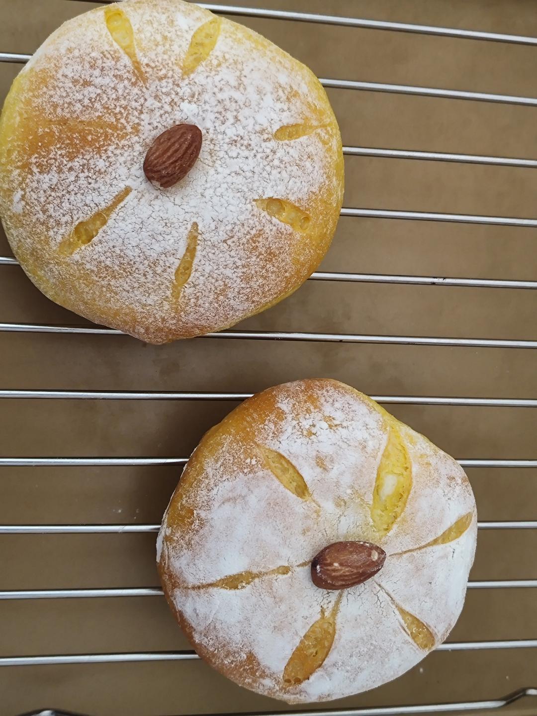 好吃到疯的南瓜奶酪软欧包