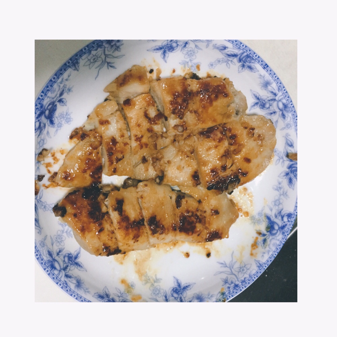 酷炫屌炸天好吃的煎鸡胸肉（香蒜蜂蜜煎鸡胸肉）