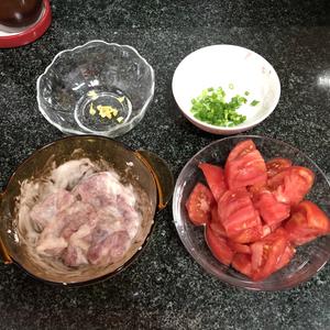 🍅开胃的番茄滑肉片汤的做法 步骤1