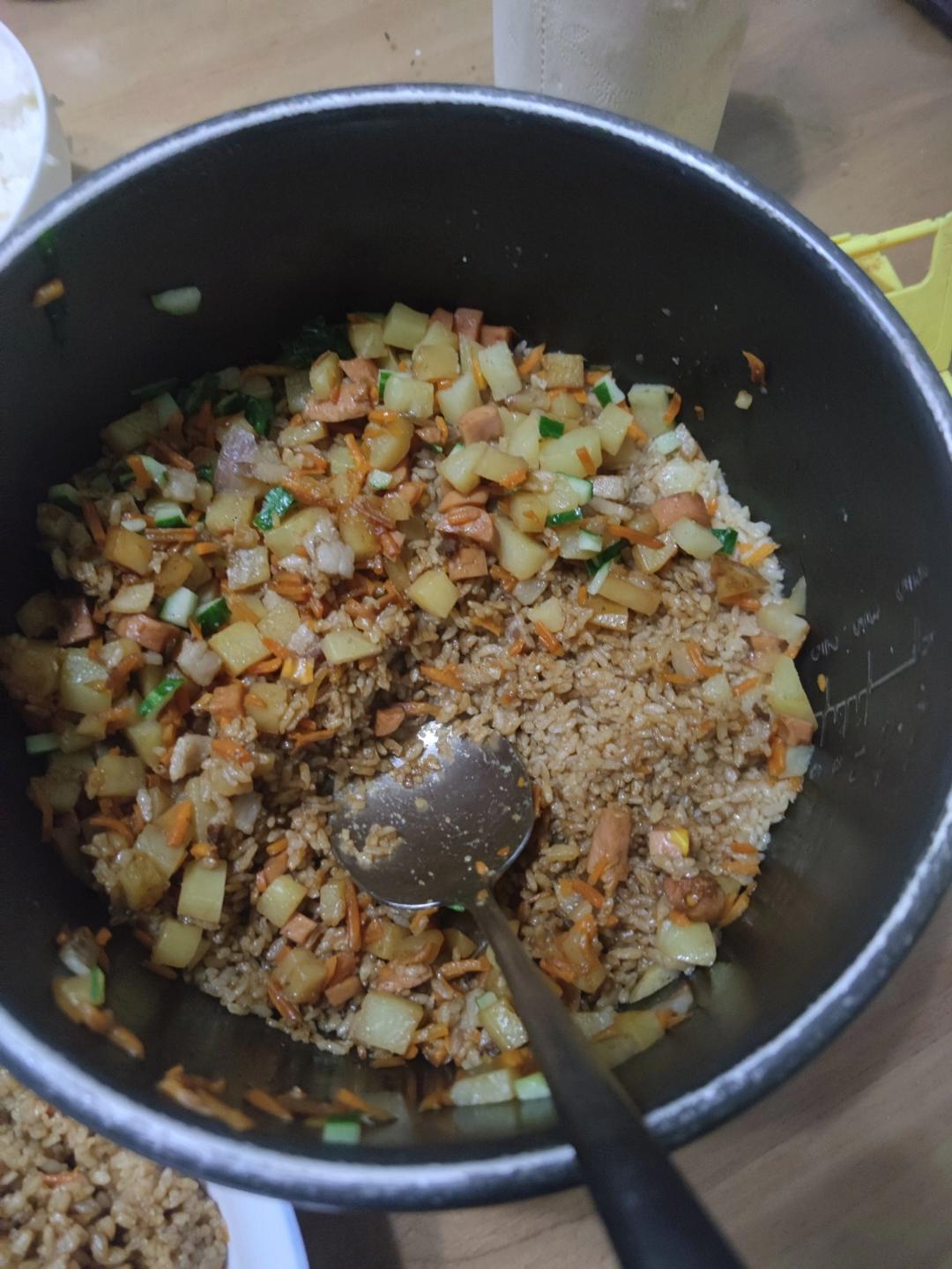 懒人必备～电饭煲腊肠焖饭